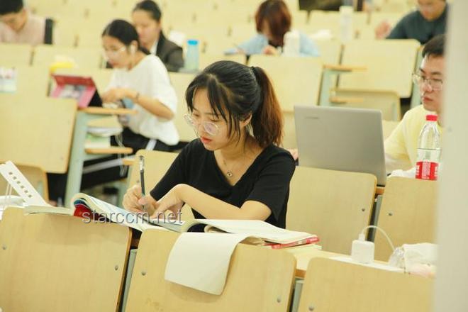 2025年，教培行业是否仍是应届生的优选赛道？