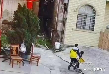 儿童安全保护警钟长鸣：女童被拖进小巷事件引发的行业深思